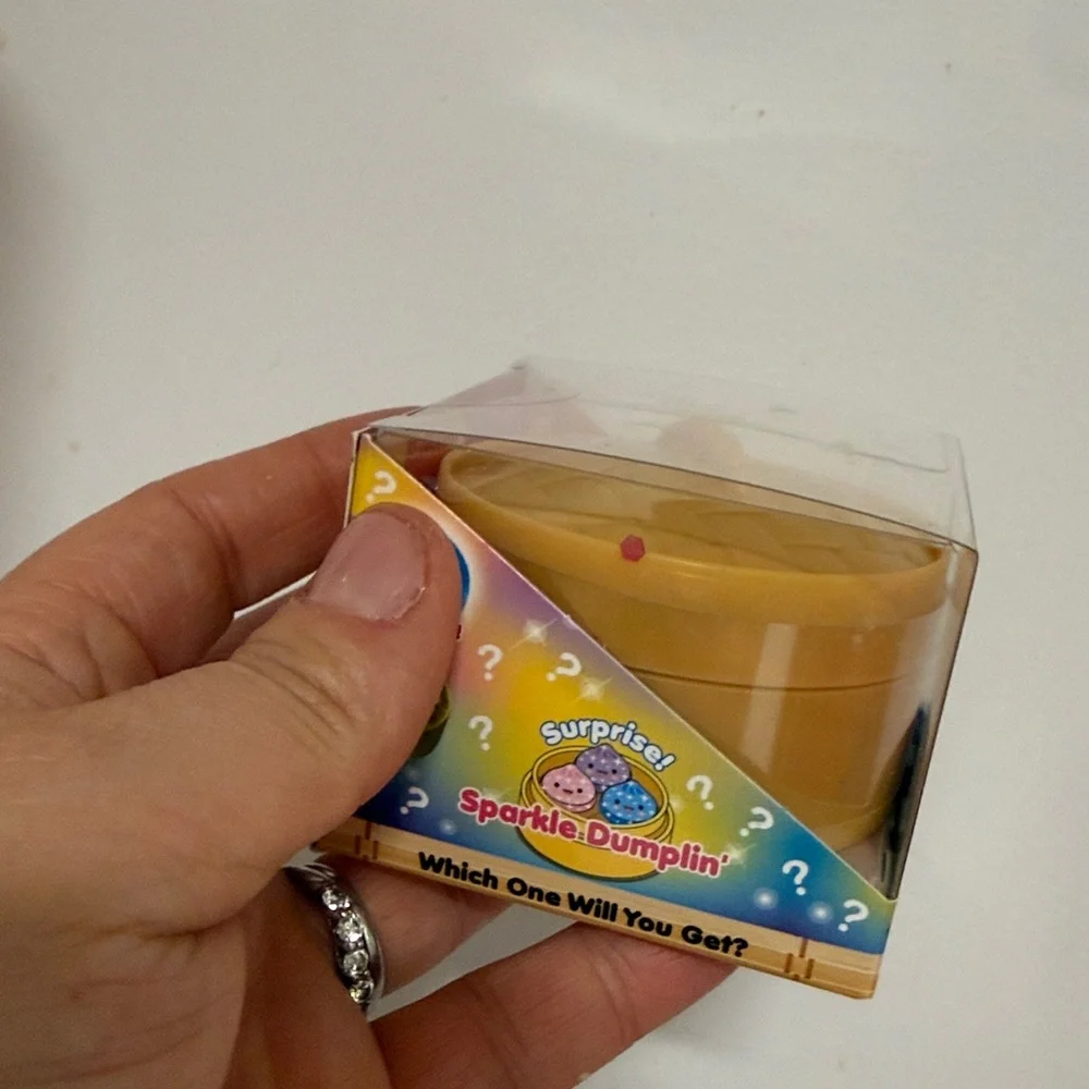 Squishy sparkle Dumplin' surprise toy NEW sealed - Picture 5 of 5